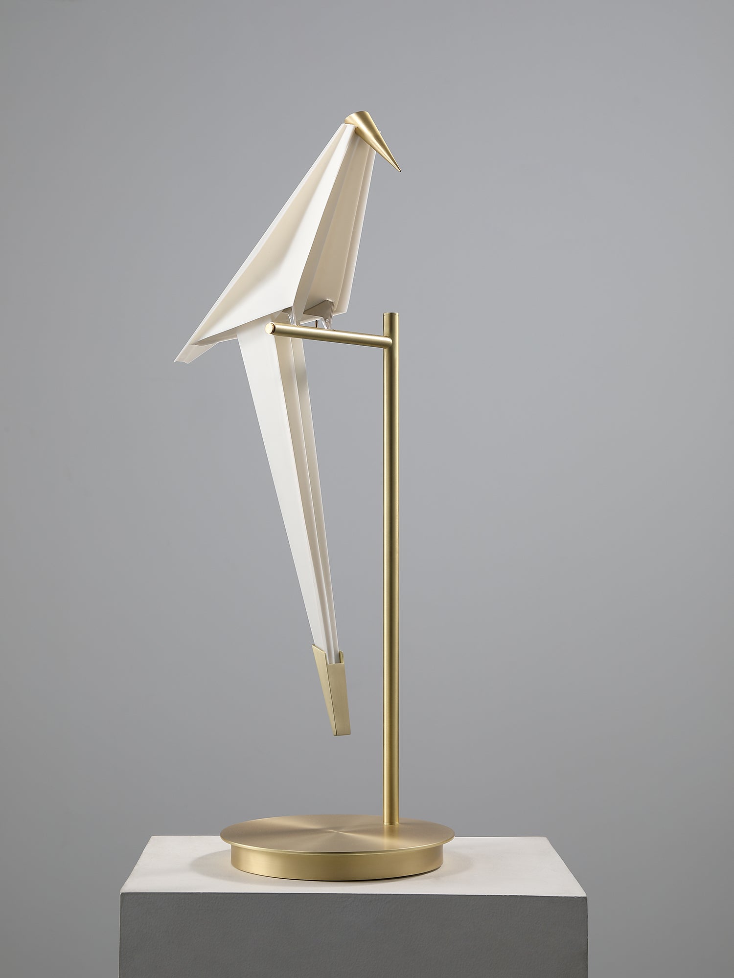 Lampada da tavolo a forma di gru di carta — design origami oscillante, LED a 3 colori, con spina, altezza di 25,6"