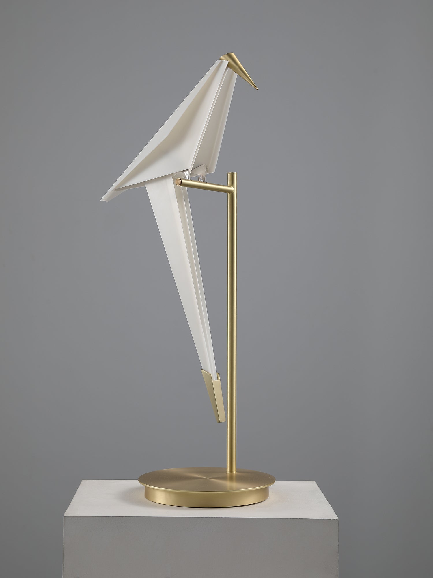 Lampada da tavolo a forma di gru di carta — design origami oscillante, LED a 3 colori, con spina, altezza di 25,6"