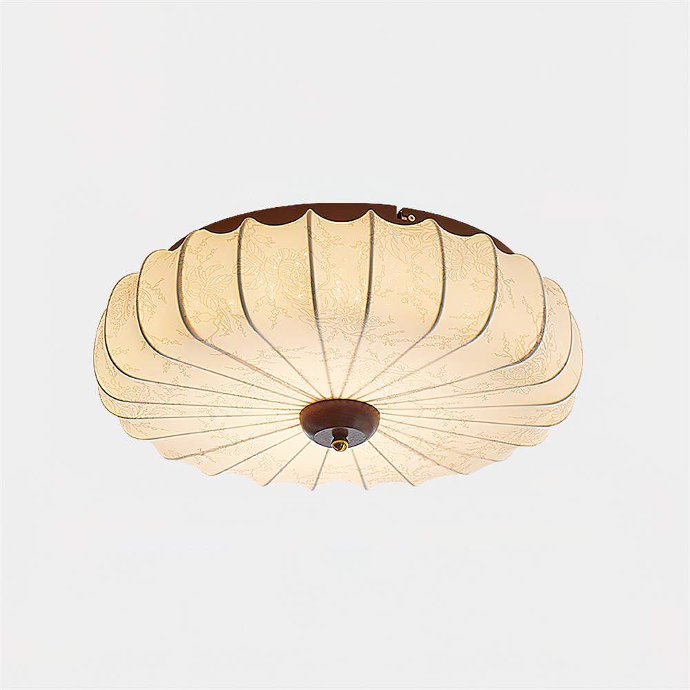 Loftslampe med plisseret lotusdesign — stofskærm, træroset
