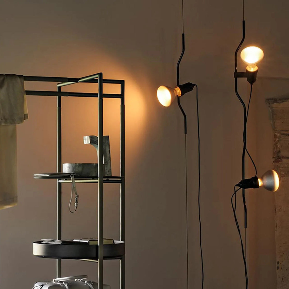 Parentesi pendel-loftlampe — industrielt hængende design