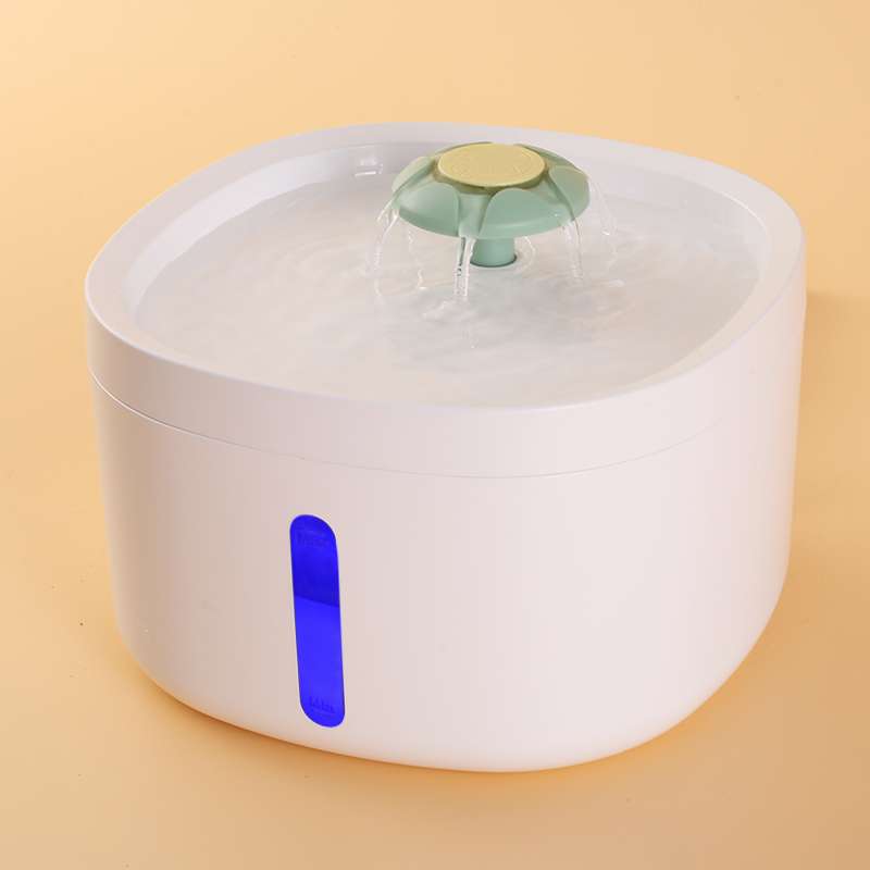 Trinkbrunnen für Haustiere mit LED-Anzeige und Blumendesign