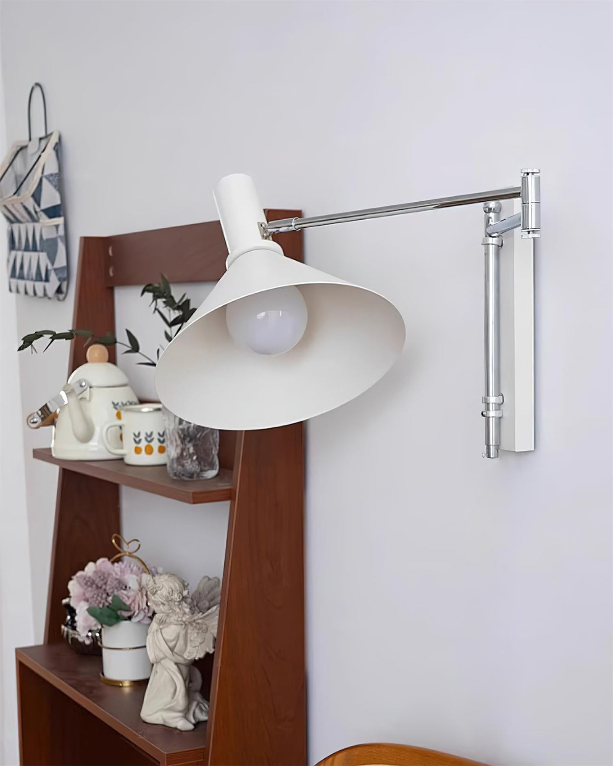 Lampada da parete con braccio metallico regolabile - Paralume rosso, attacco E26