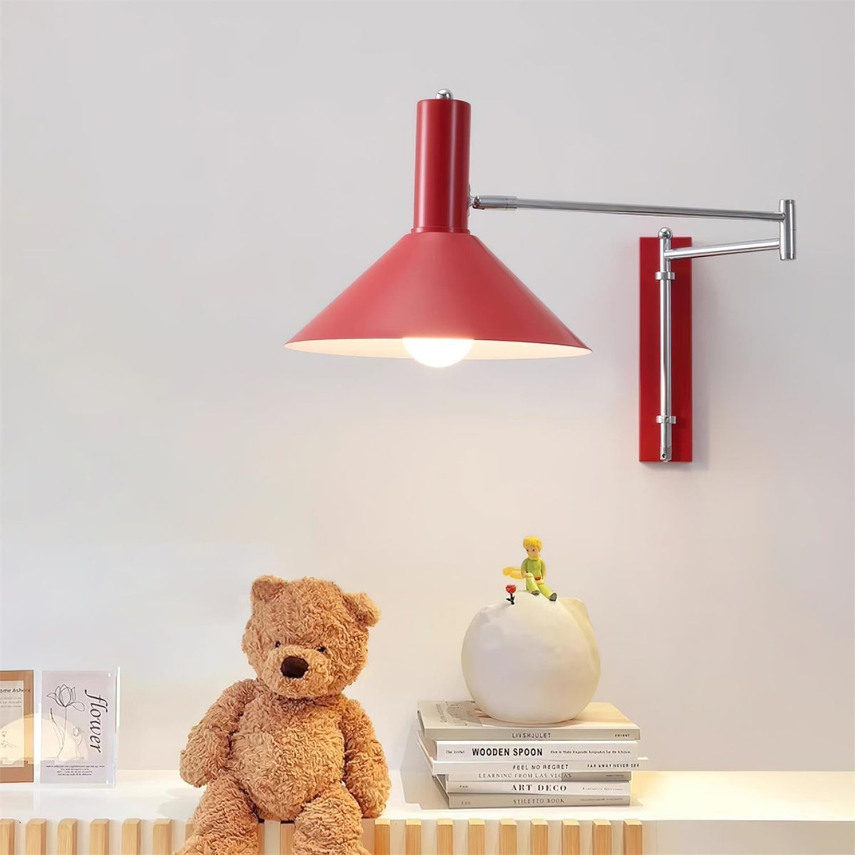 Lampada da parete con braccio metallico regolabile - Paralume rosso, attacco E26
