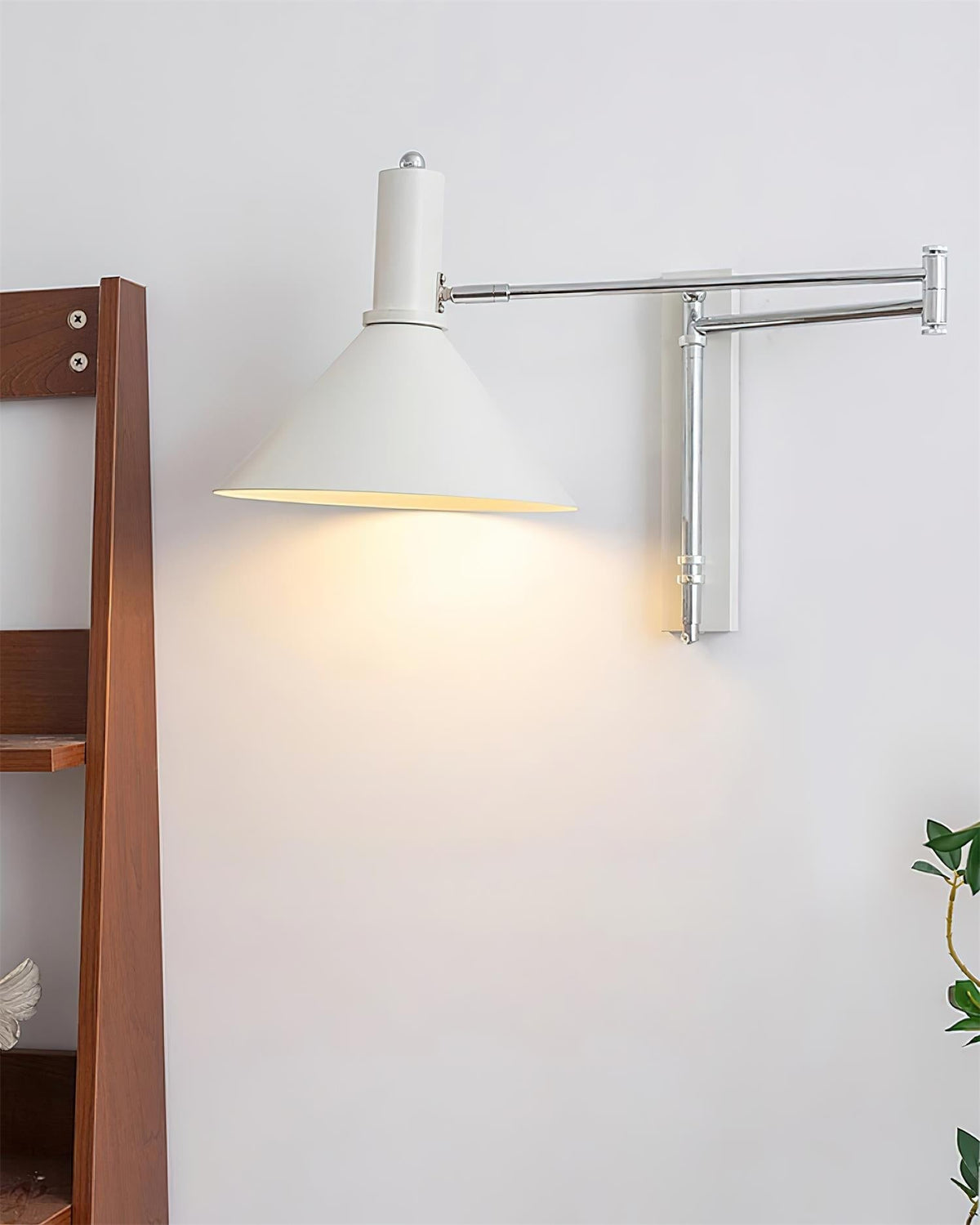 Lampada da parete con braccio metallico regolabile - Paralume rosso, attacco E26