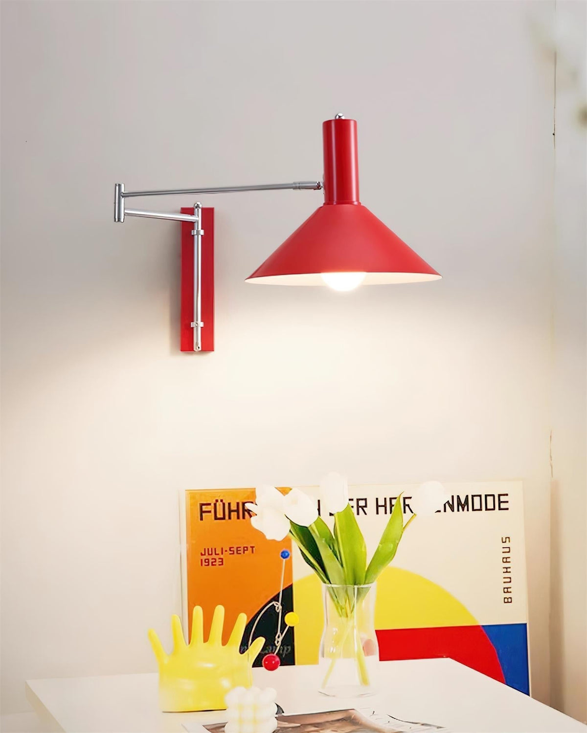 Lampada da parete con braccio metallico regolabile - Paralume rosso, attacco E26