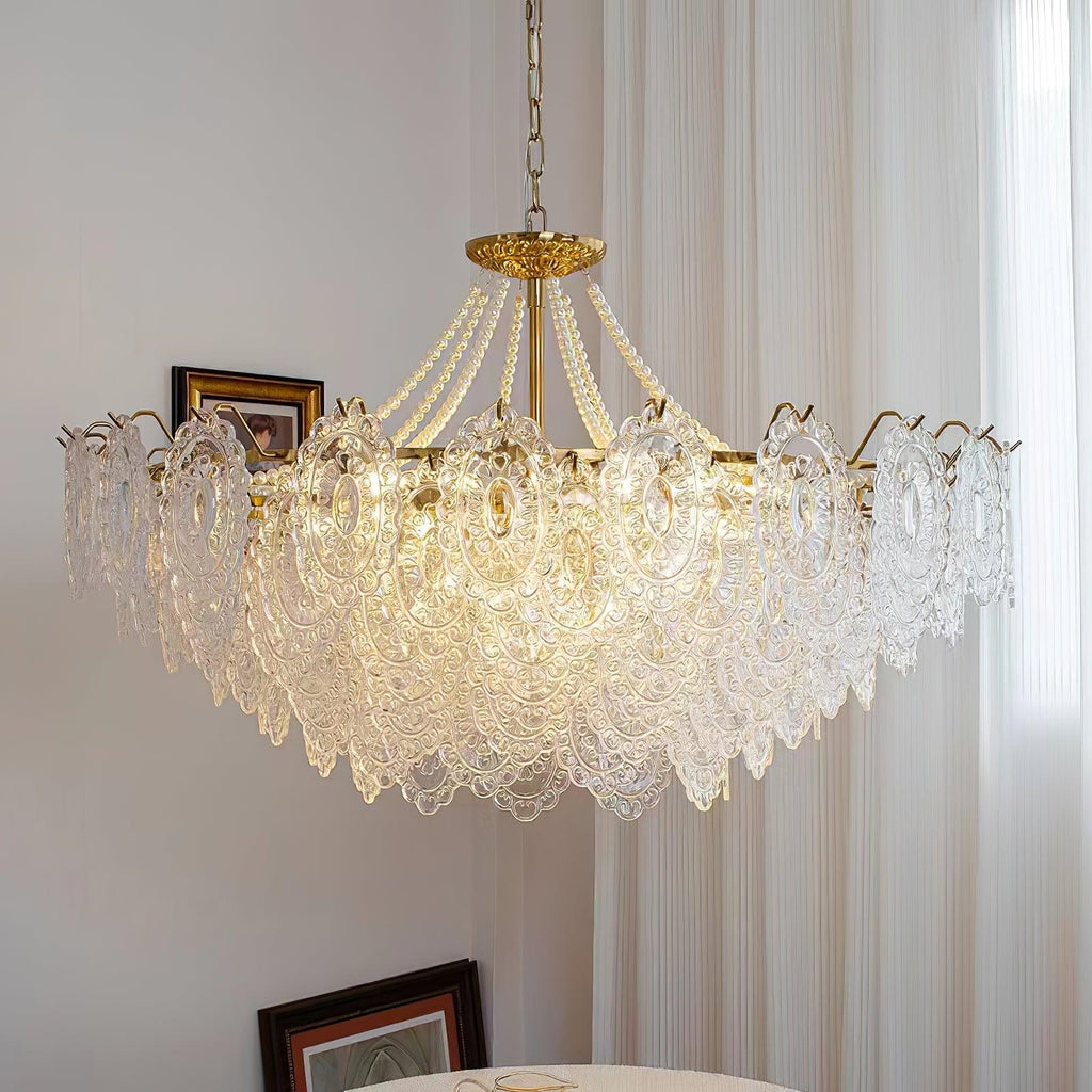Perleglaslysekrone — moderne transparent pendeldesign