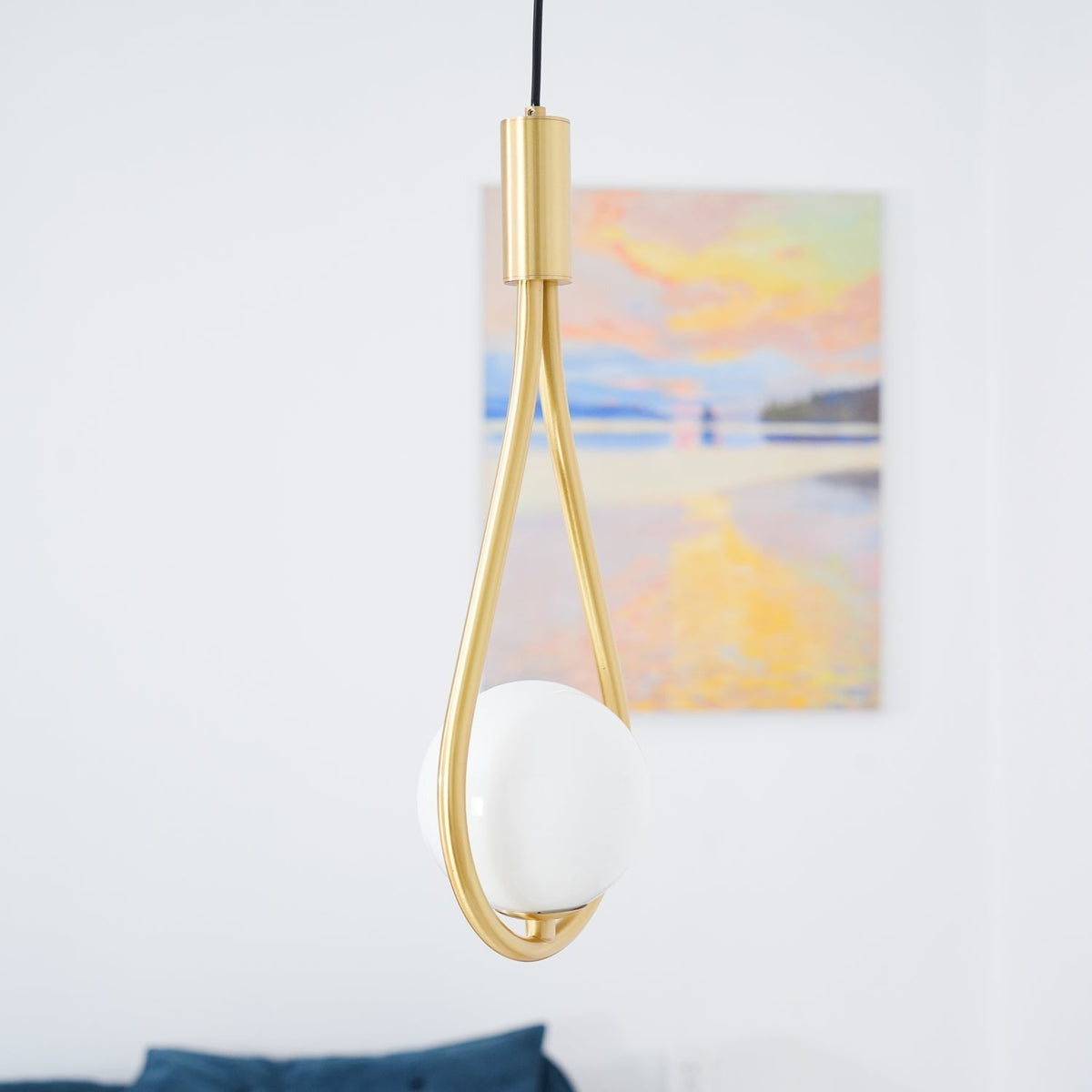 Moderna lampada a sospensione a goccia in ottone — Diametro 16cm