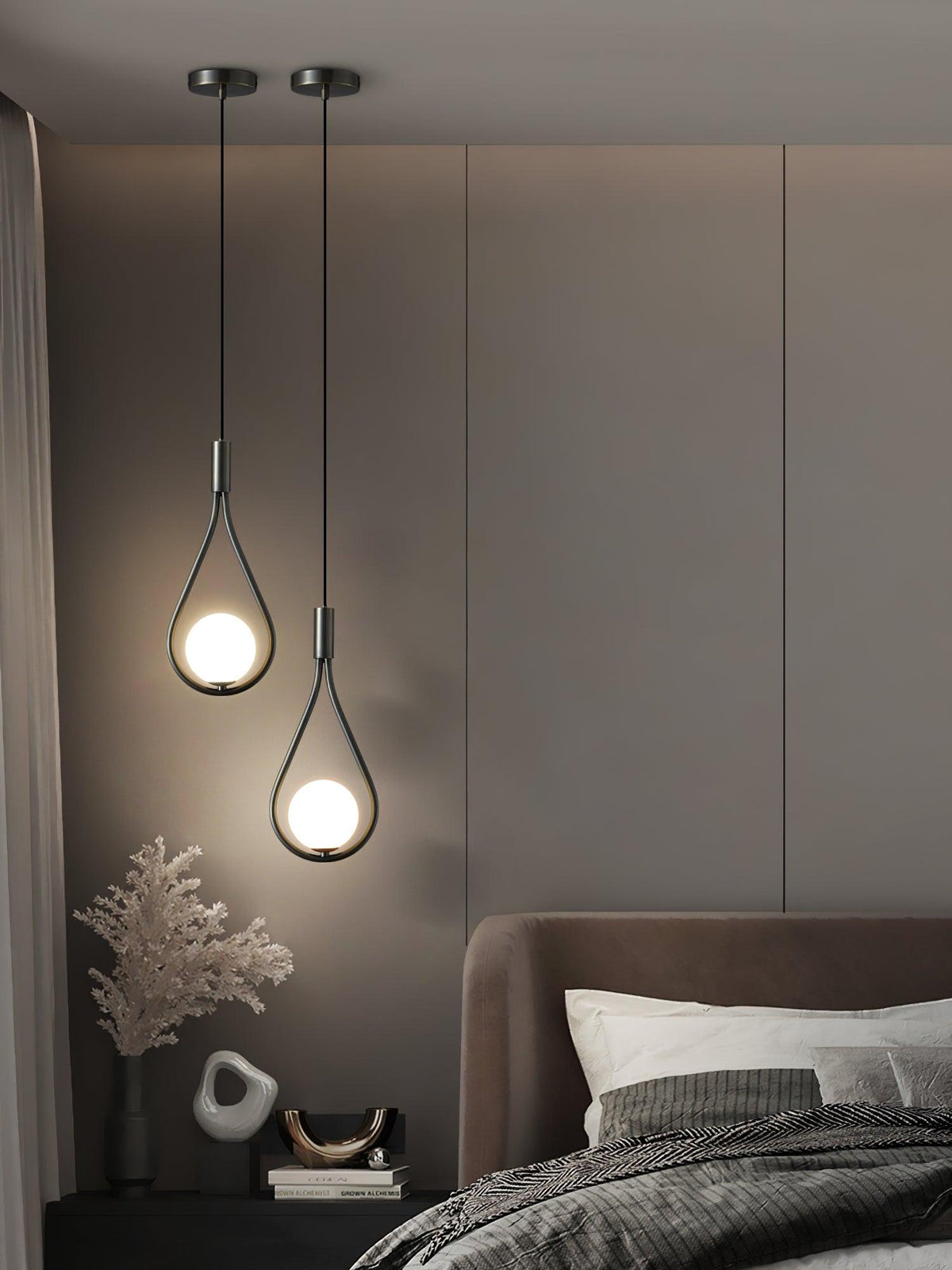 Moderna lampada a sospensione a goccia in ottone — Diametro 16cm