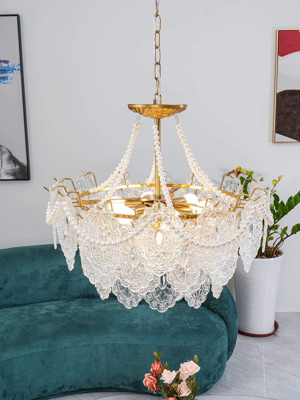 Perleglaslysekrone — moderne transparent pendeldesign