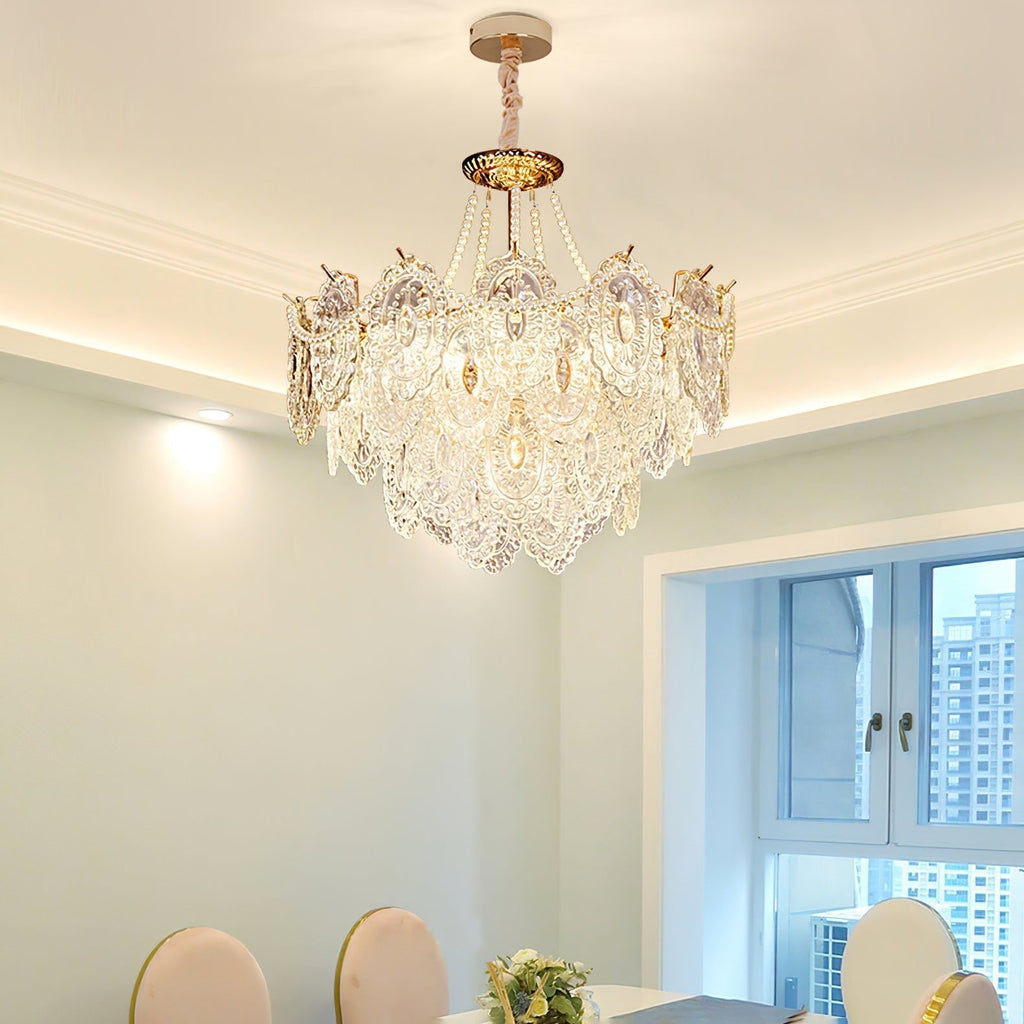 Perleglaslysekrone — moderne transparent pendeldesign