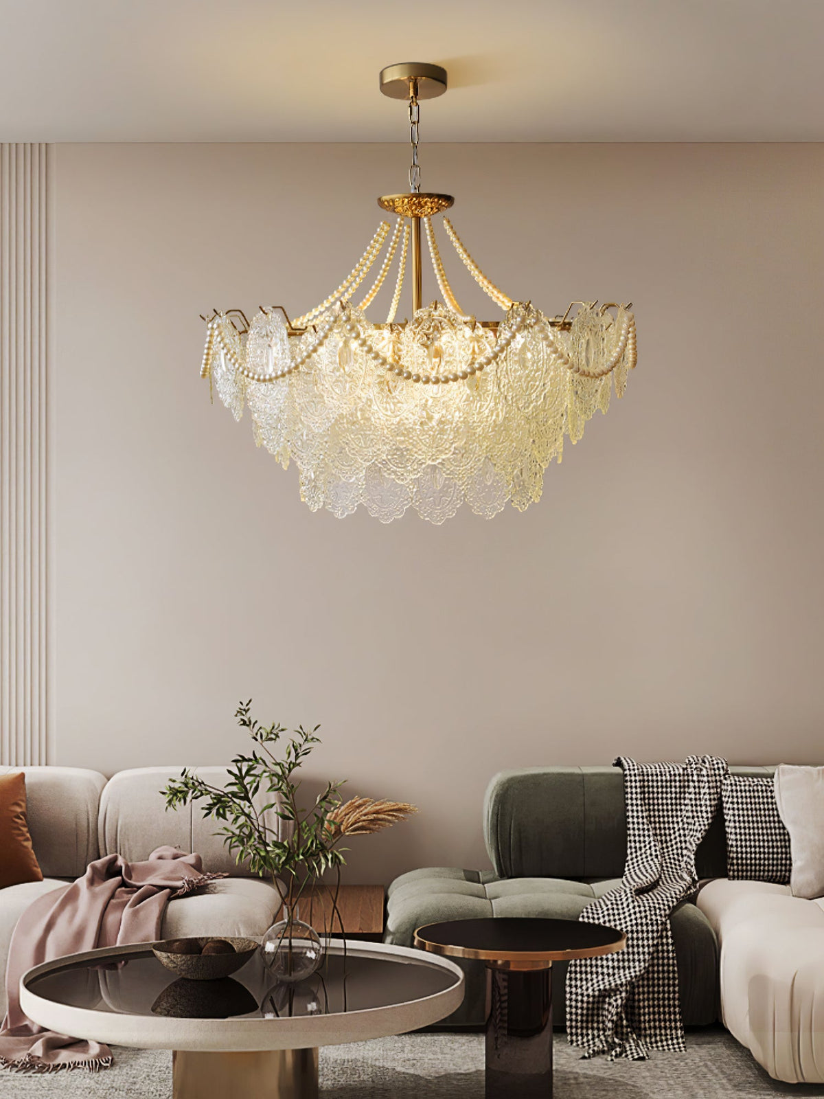Perleglaslysekrone — moderne transparent pendeldesign