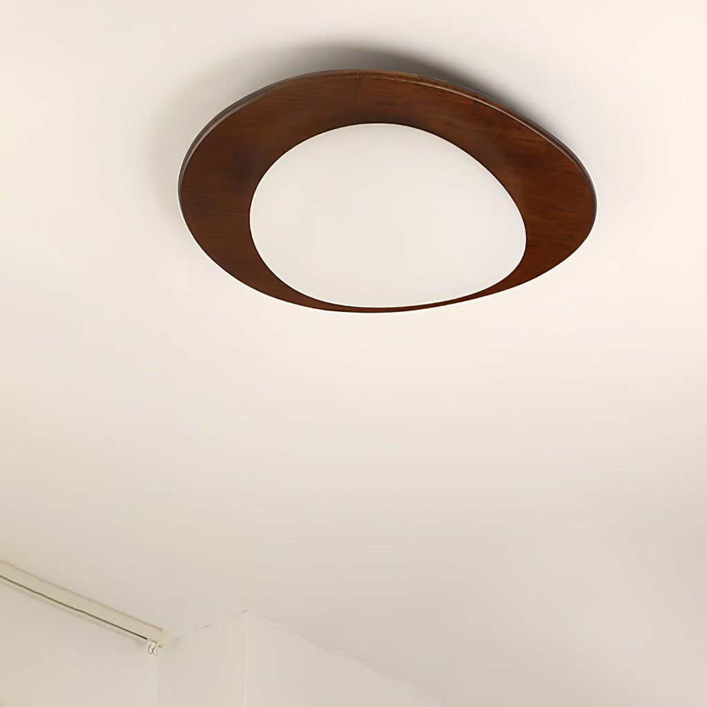 Lampada da soffitto in legno dal design a ciottolo
