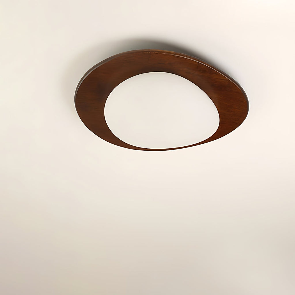 Lampada da soffitto in legno dal design a ciottolo