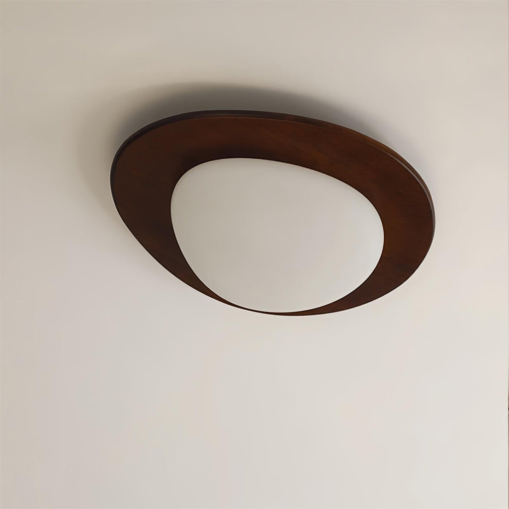Lampada da soffitto in legno dal design a ciottolo