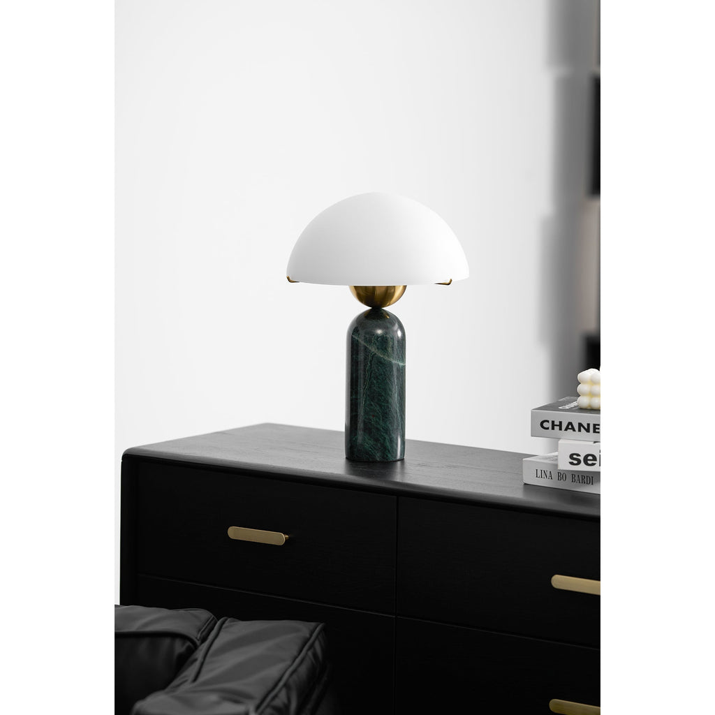 Peono — sferyczna alabastrowa lampa stołowa