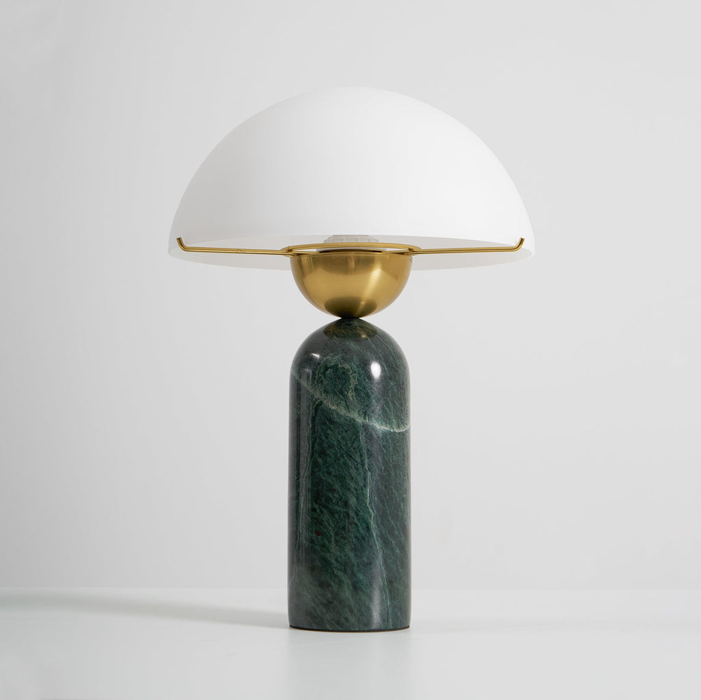Peono — sferyczna alabastrowa lampa stołowa
