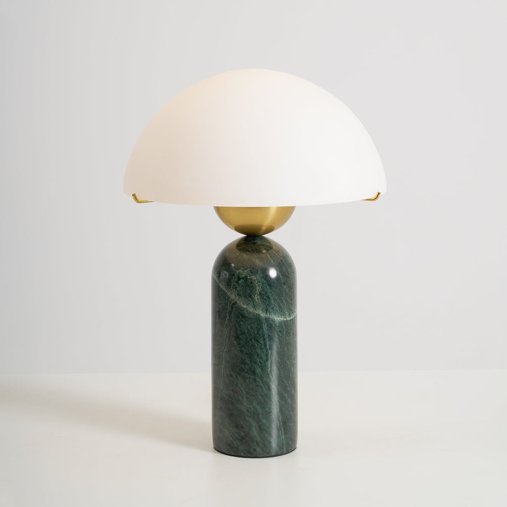 Peono — sferyczna alabastrowa lampa stołowa