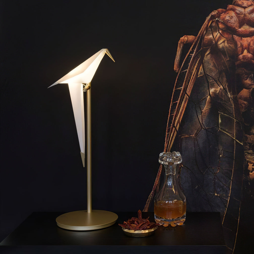 Lampada da tavolo a forma di gru di carta — design origami oscillante, LED a 3 colori, con spina, altezza di 25,6"