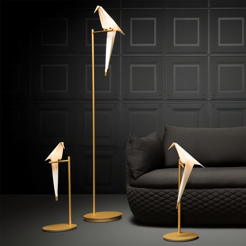Lampada da tavolo a forma di gru di carta — design origami oscillante, LED a 3 colori, con spina, altezza di 25,6"