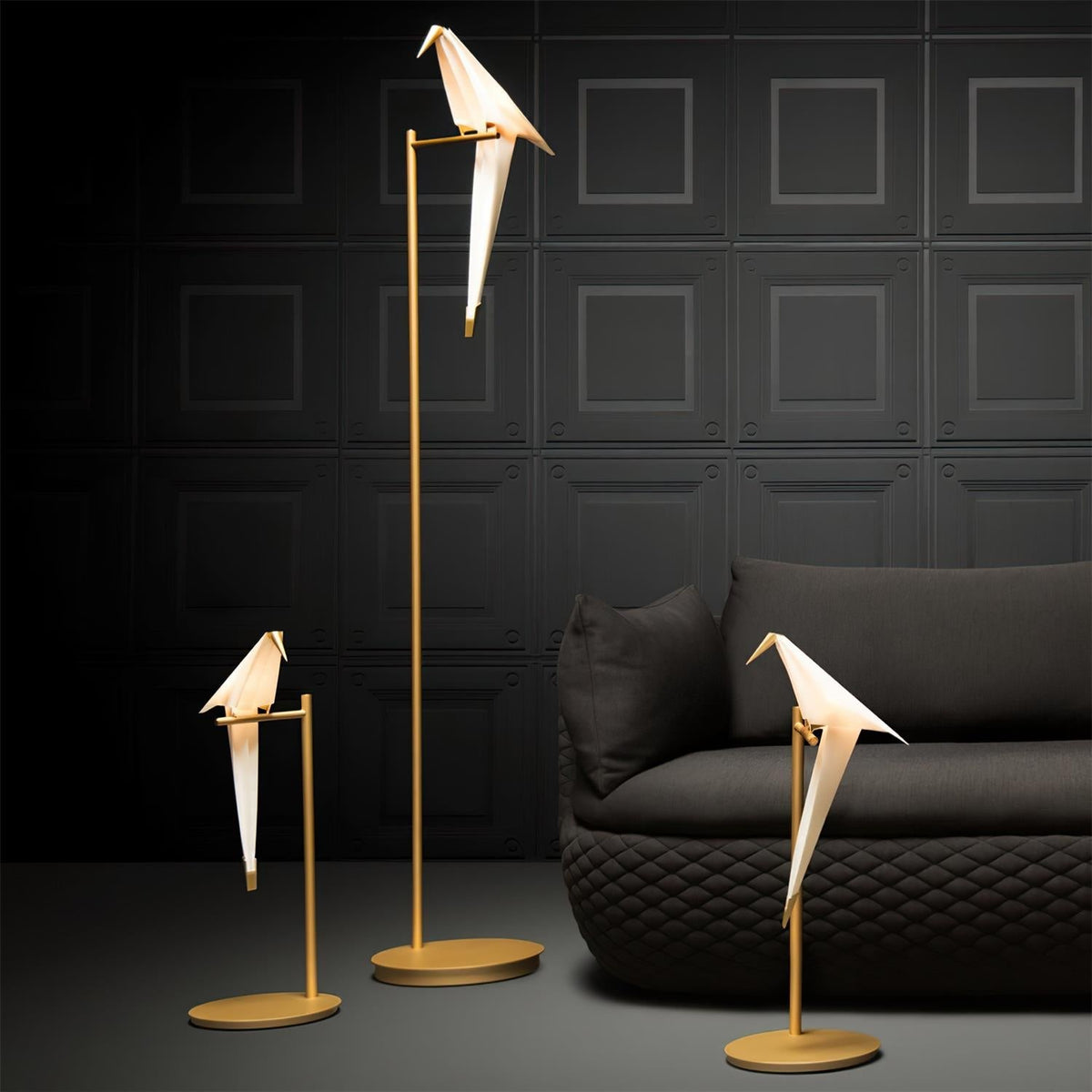 Lampada da tavolo a forma di gru di carta — design origami oscillante, LED a 3 colori, con spina, altezza di 25,6"