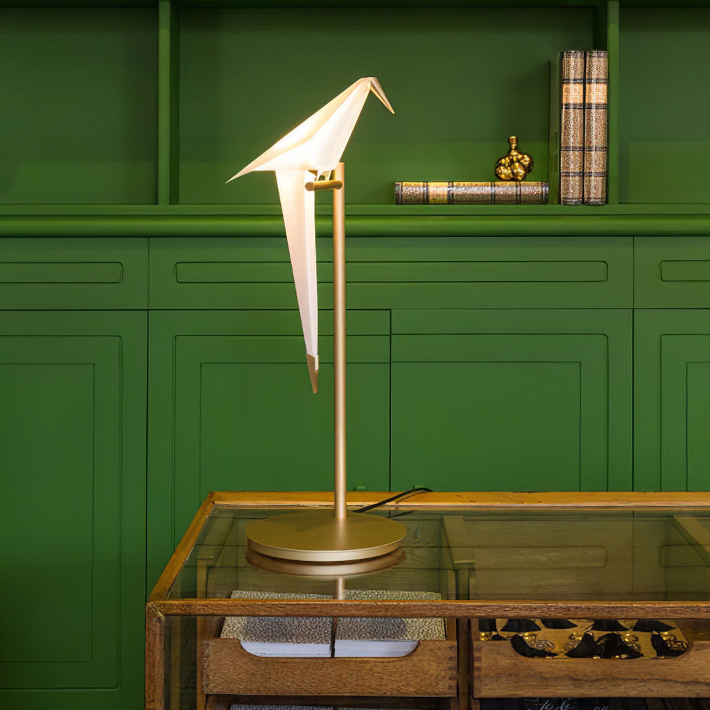 Lampada da tavolo a forma di gru di carta — design origami oscillante, LED a 3 colori, con spina, altezza di 25,6"