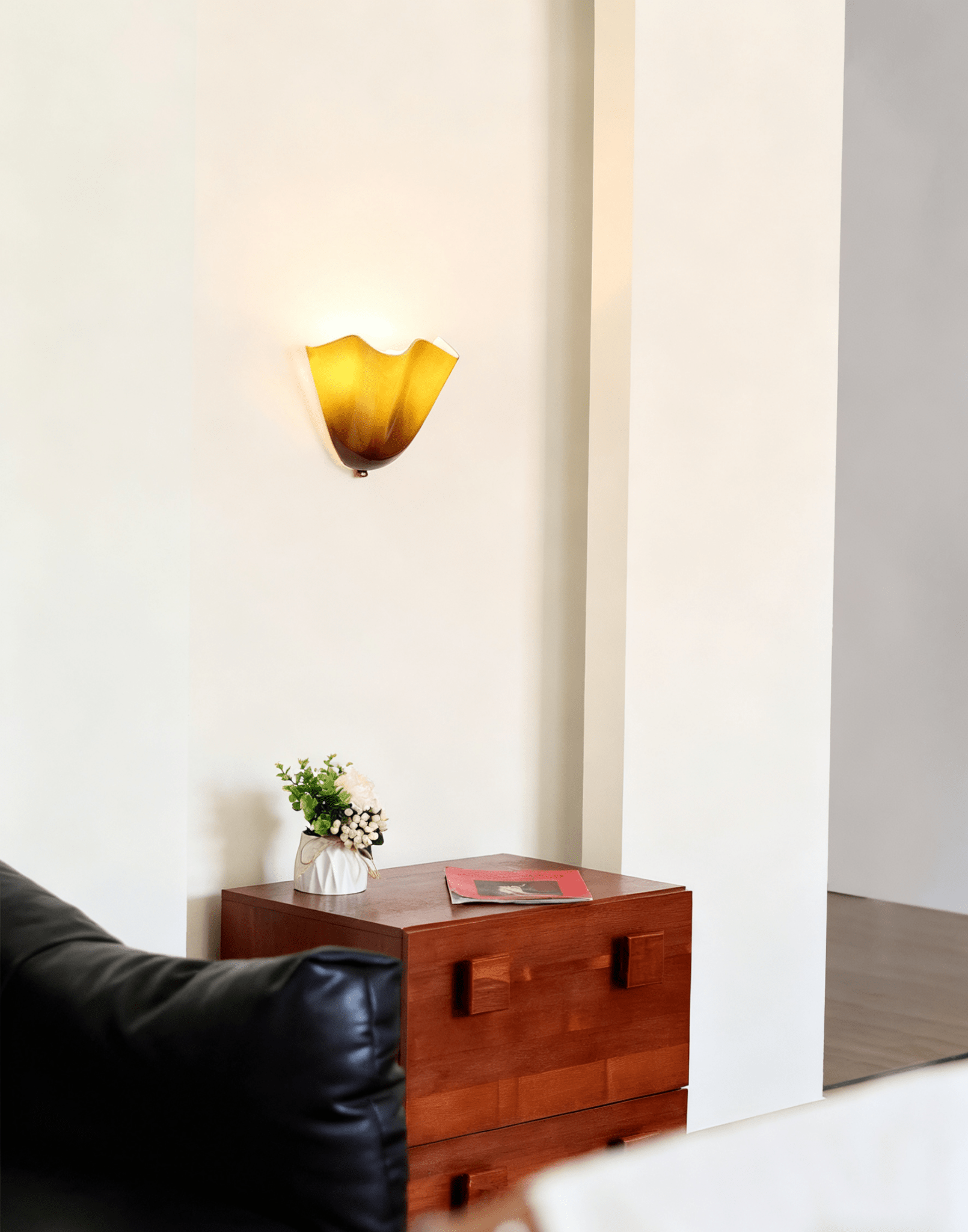 Petalia VKL-1012 Wall Light — 11×10×5.1 Inches