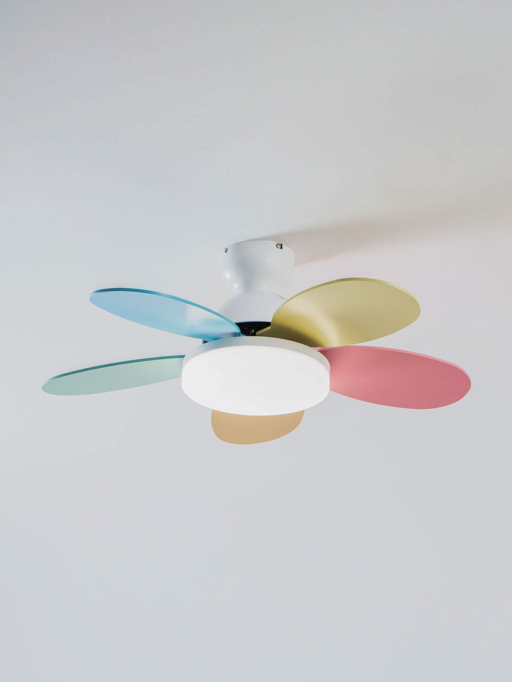 Ventoinha de teto Petalo — 35,4 pol. de diâmetro, luz de 60 W, efeito de madeira