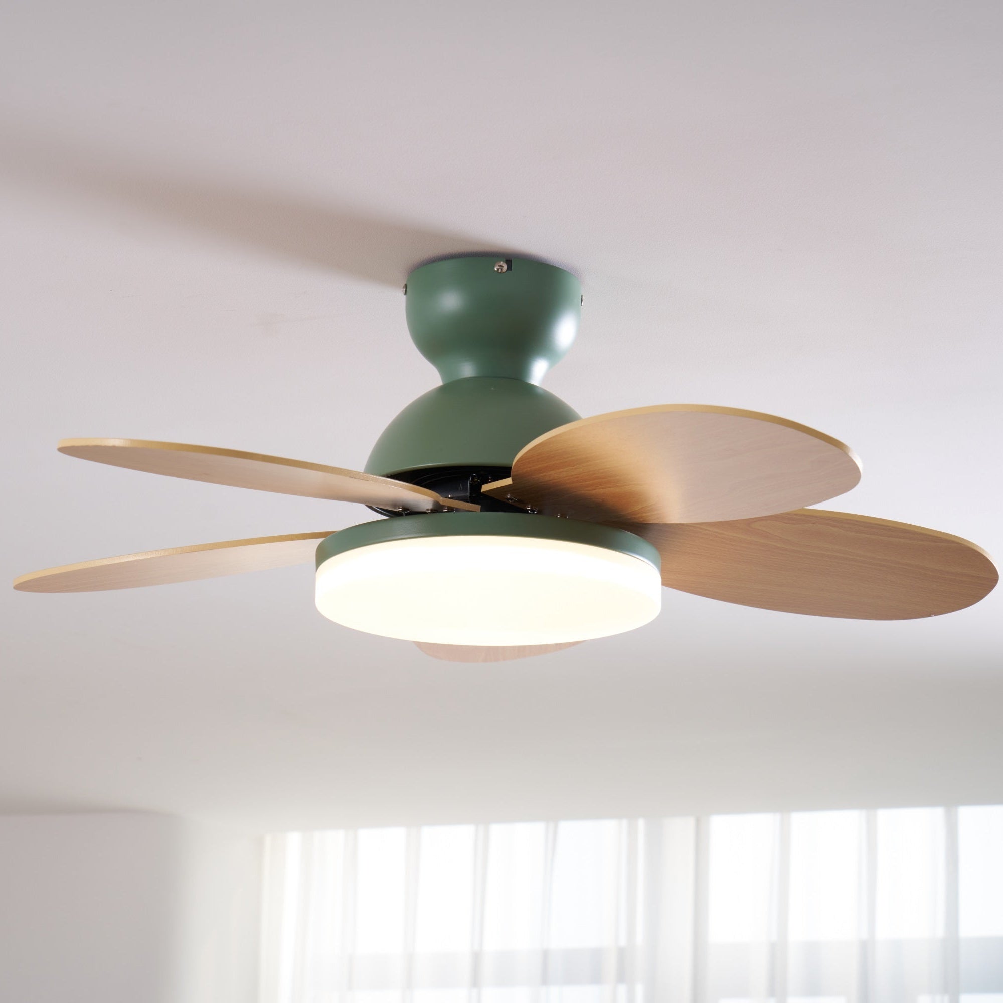 Ventoinha de teto Petalo — 35,4 pol. de diâmetro, luz de 60 W, efeito de madeira