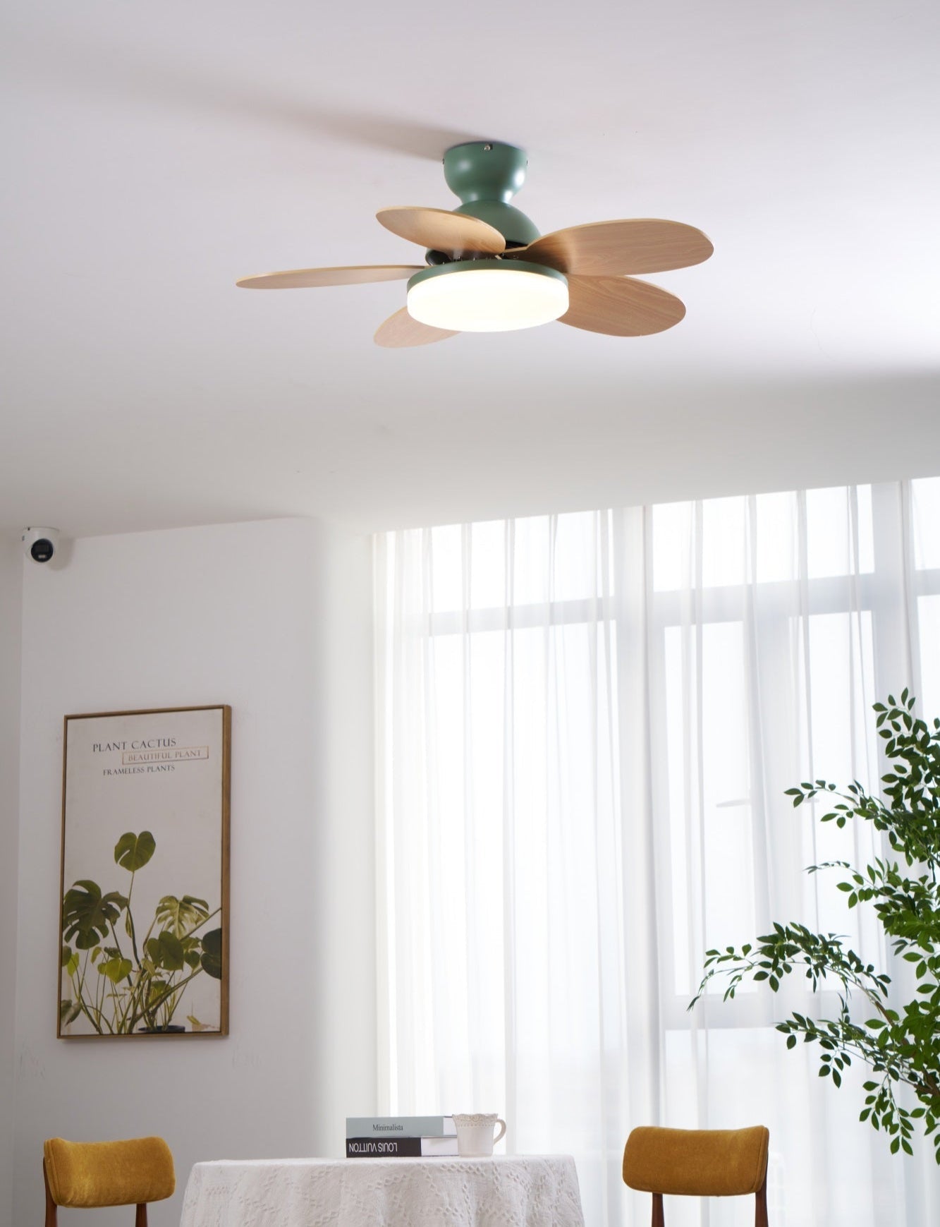 Ventoinha de teto Petalo — 35,4 pol. de diâmetro, luz de 60 W, efeito de madeira