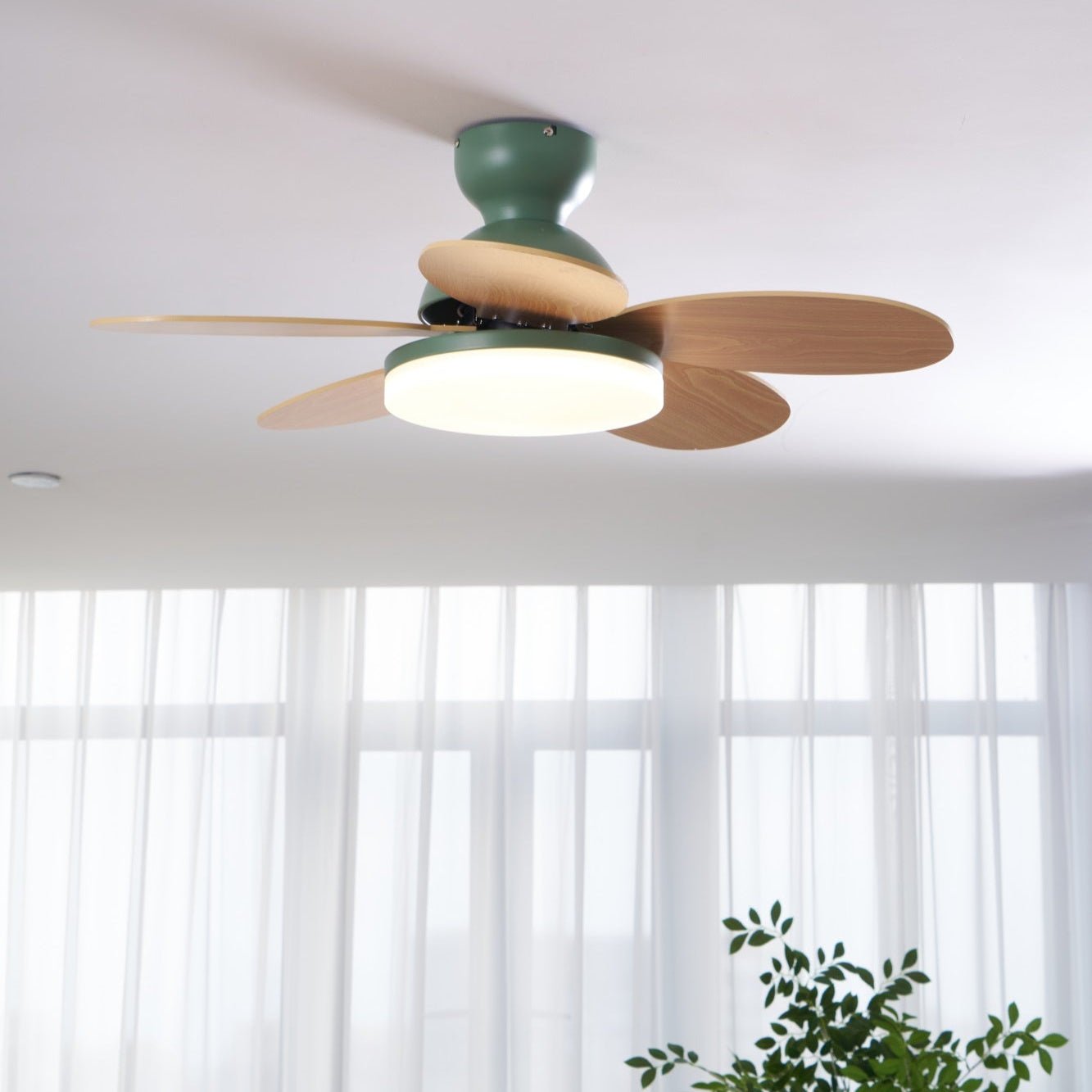 Ventoinha de teto Petalo — 35,4 pol. de diâmetro, luz de 60 W, efeito de madeira