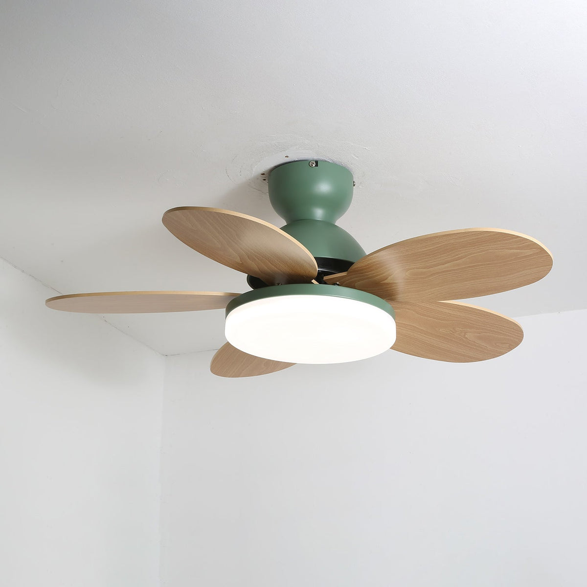 Ventoinha de teto Petalo — 35,4 pol. de diâmetro, luz de 60 W, efeito de madeira