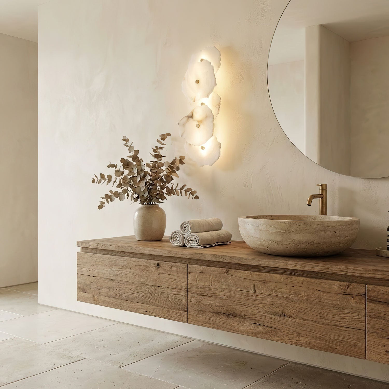 Petra Slim Alabaster Wall Lamp
