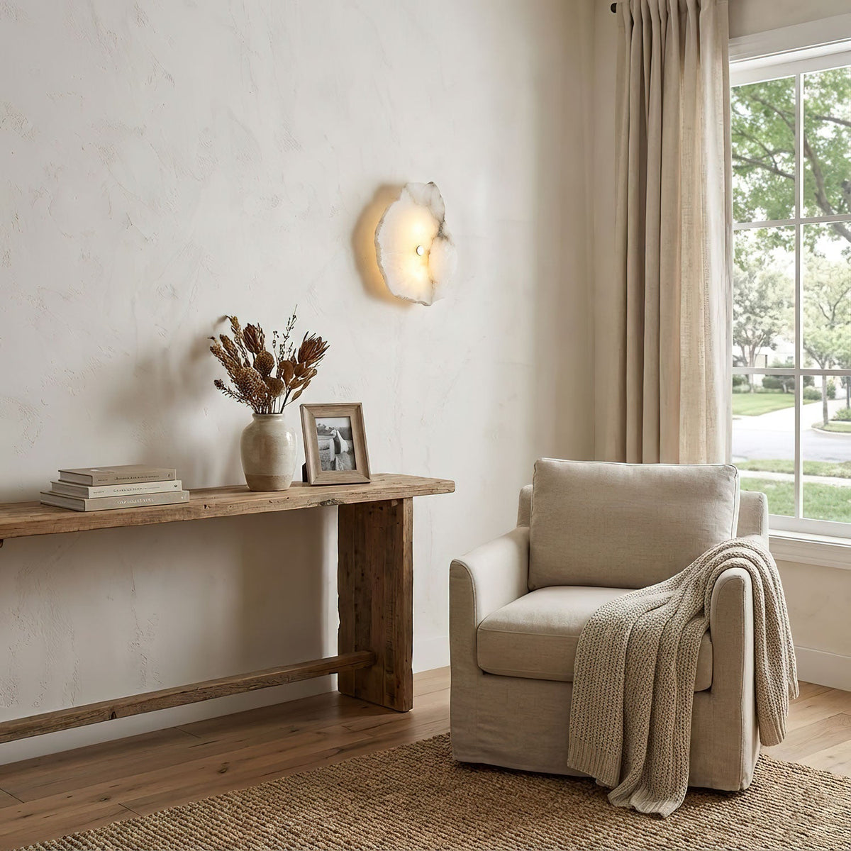 Petra Slim Alabaster Wall Lamp