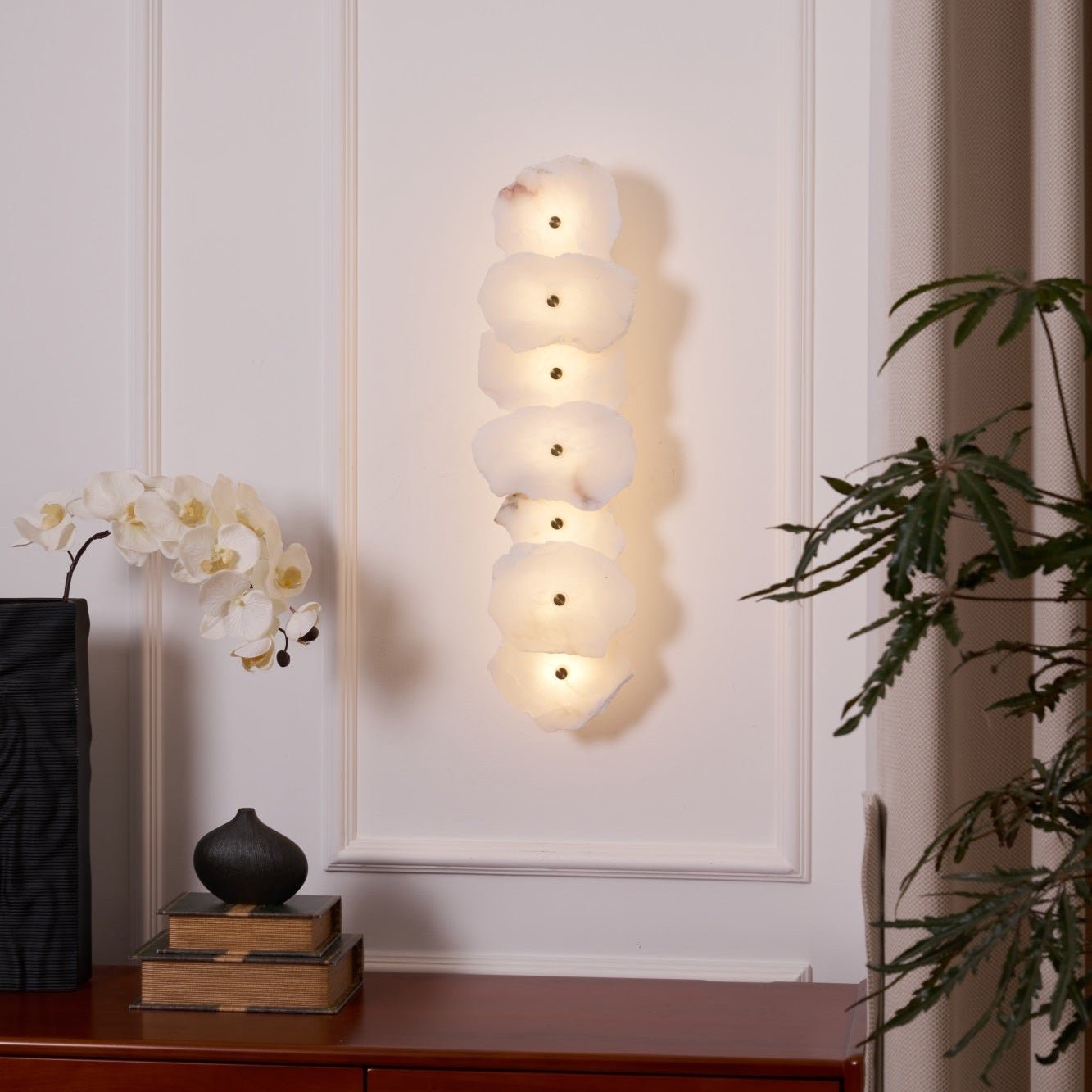 Petra Slim Alabaster Wall Lamp
