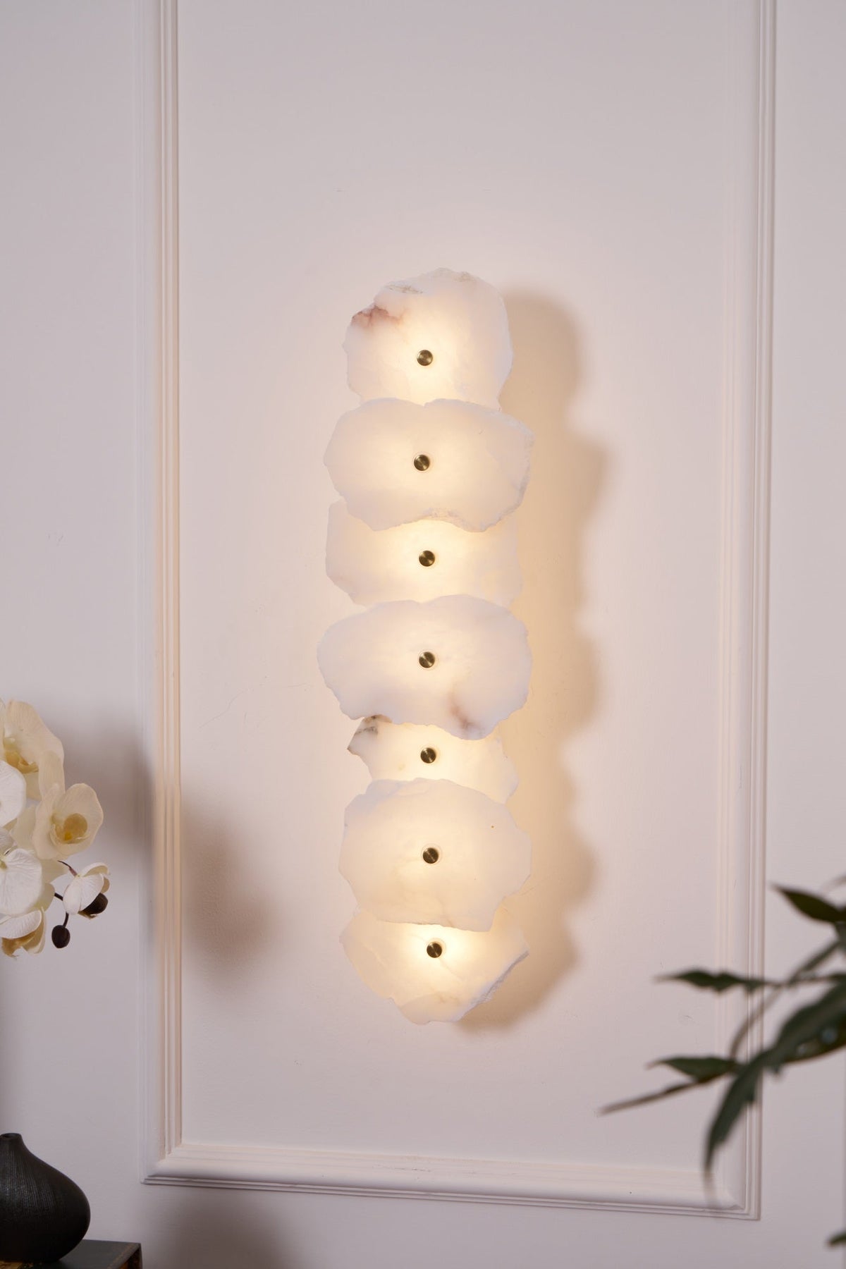 Petra Slim Alabaster Wall Lamp