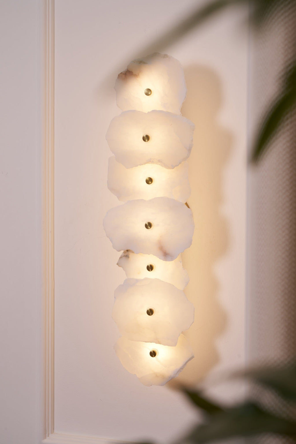 Petra Slim Alabaster Wall Lamp