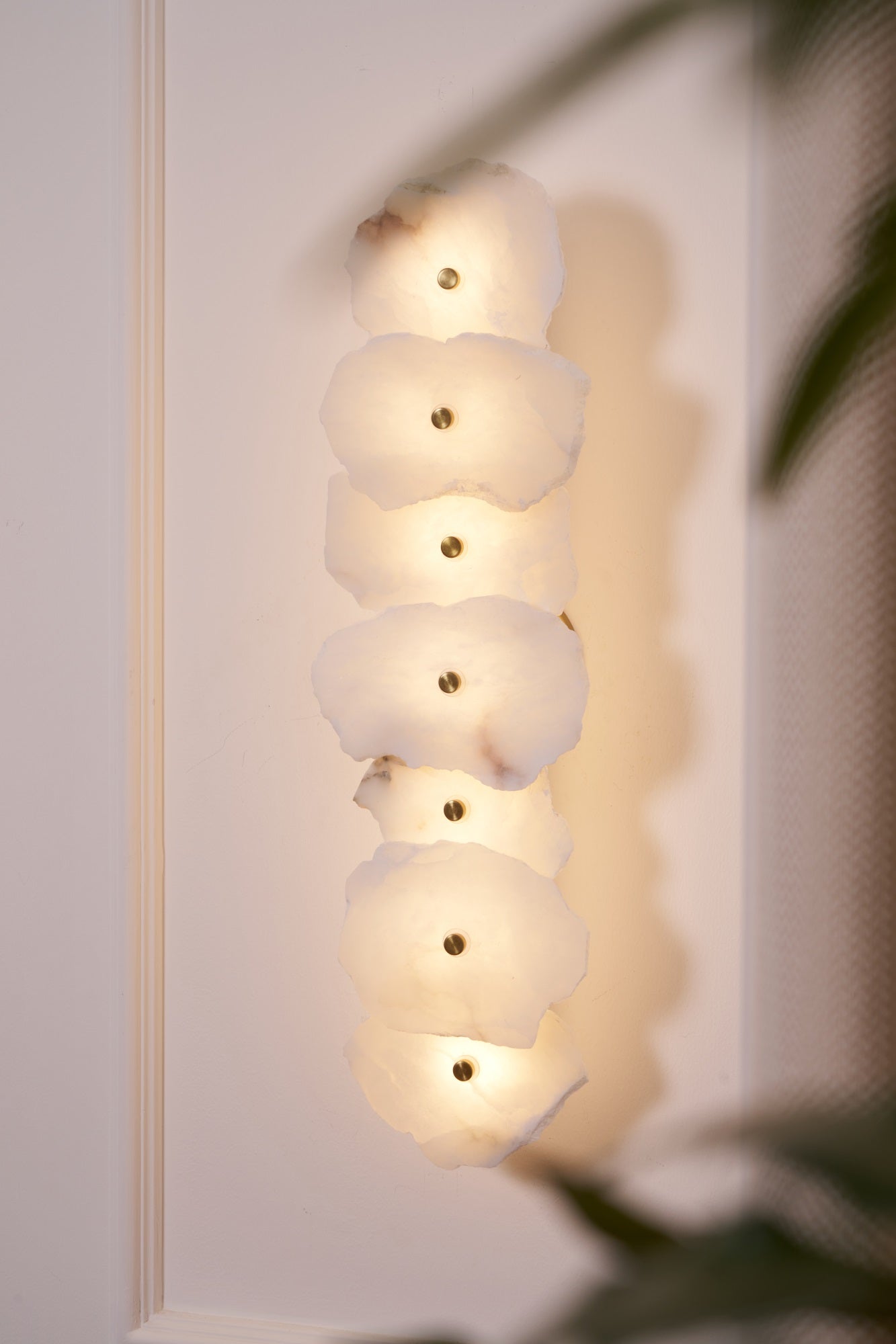 Petra Slim Alabaster Wall Lamp