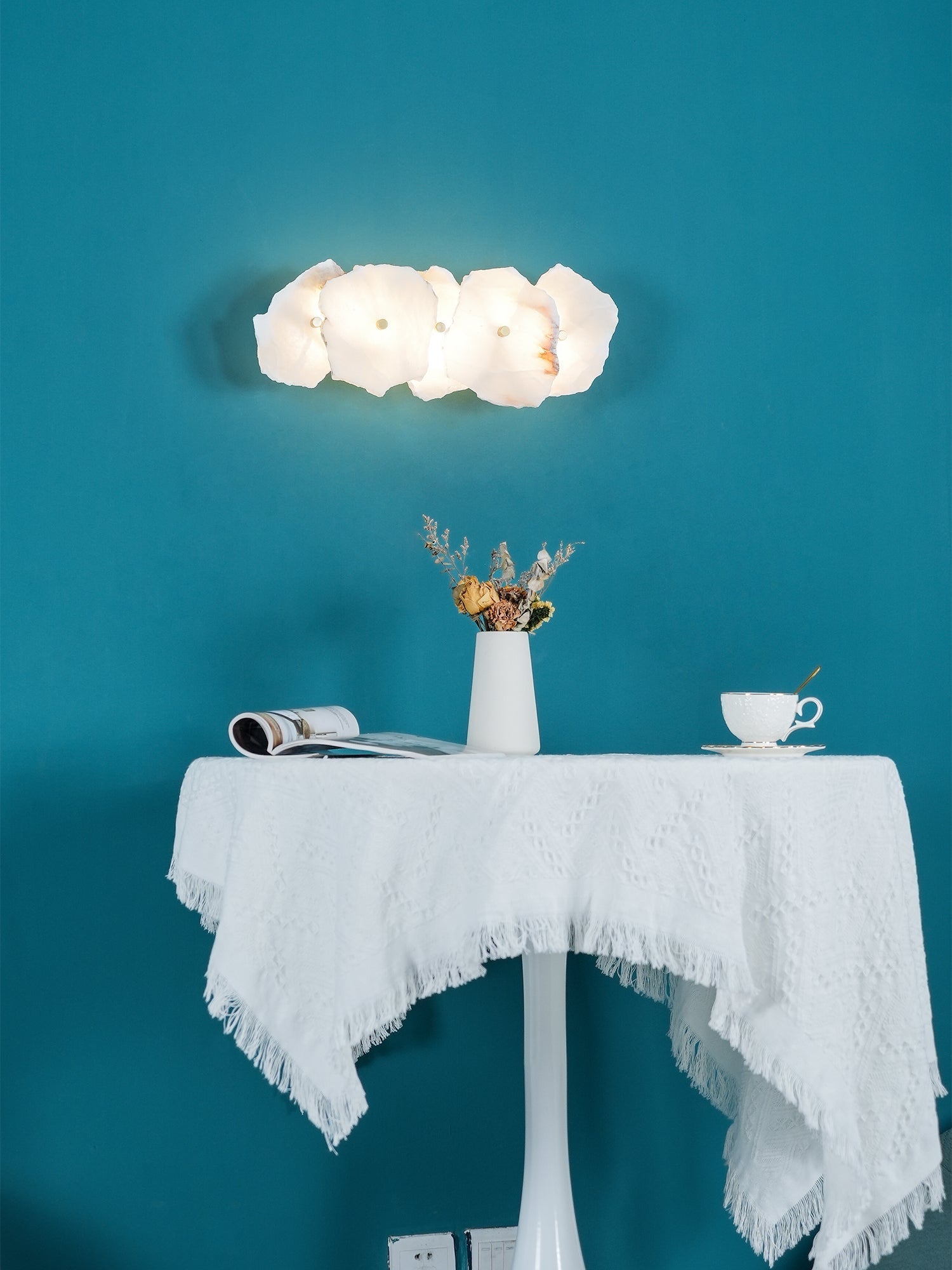 Petra Slim Alabaster Wall Lamp