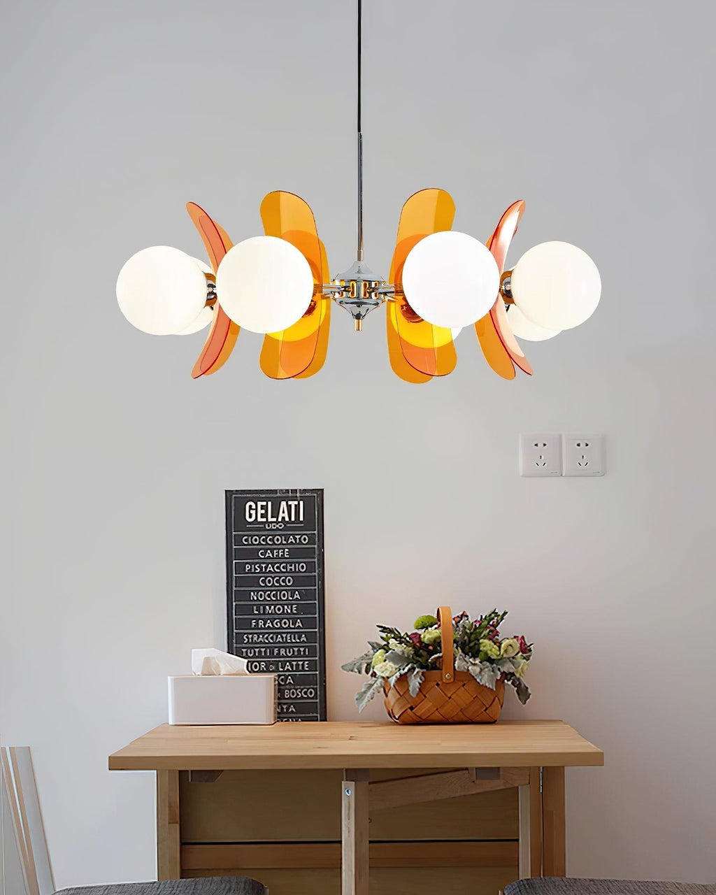 Elegantní fosforeskující lustr
