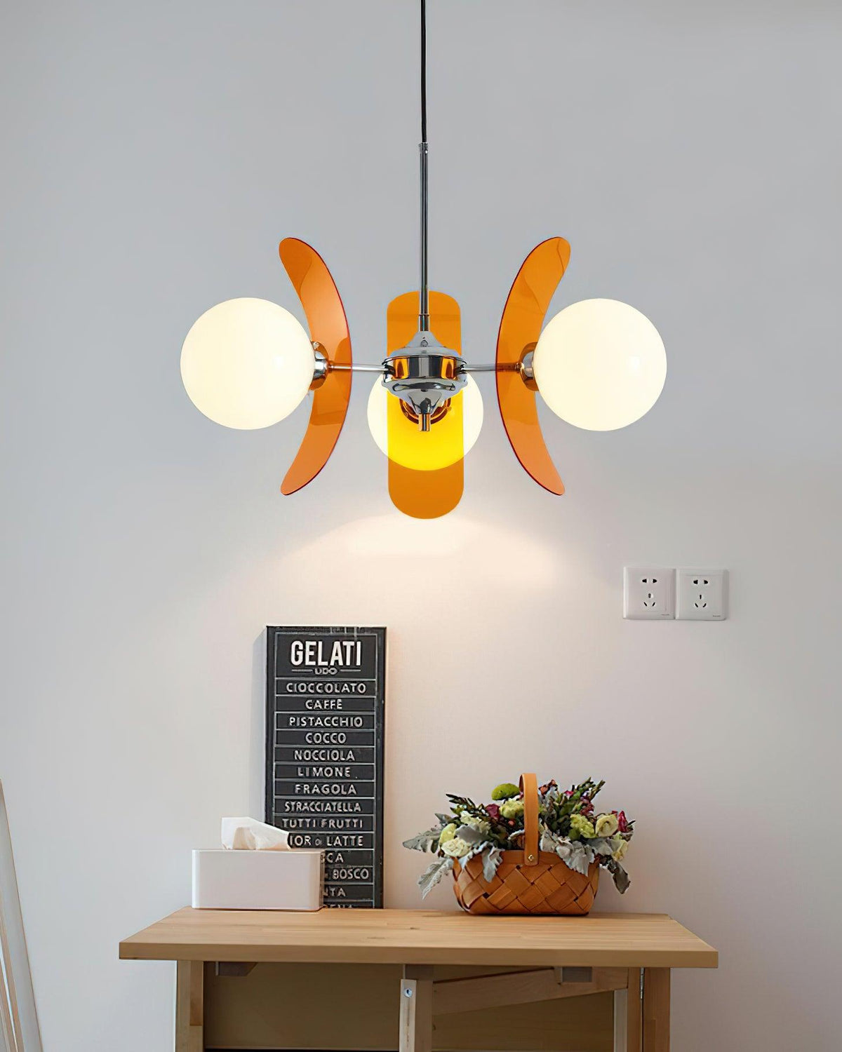 Elegantní fosforeskující lustr