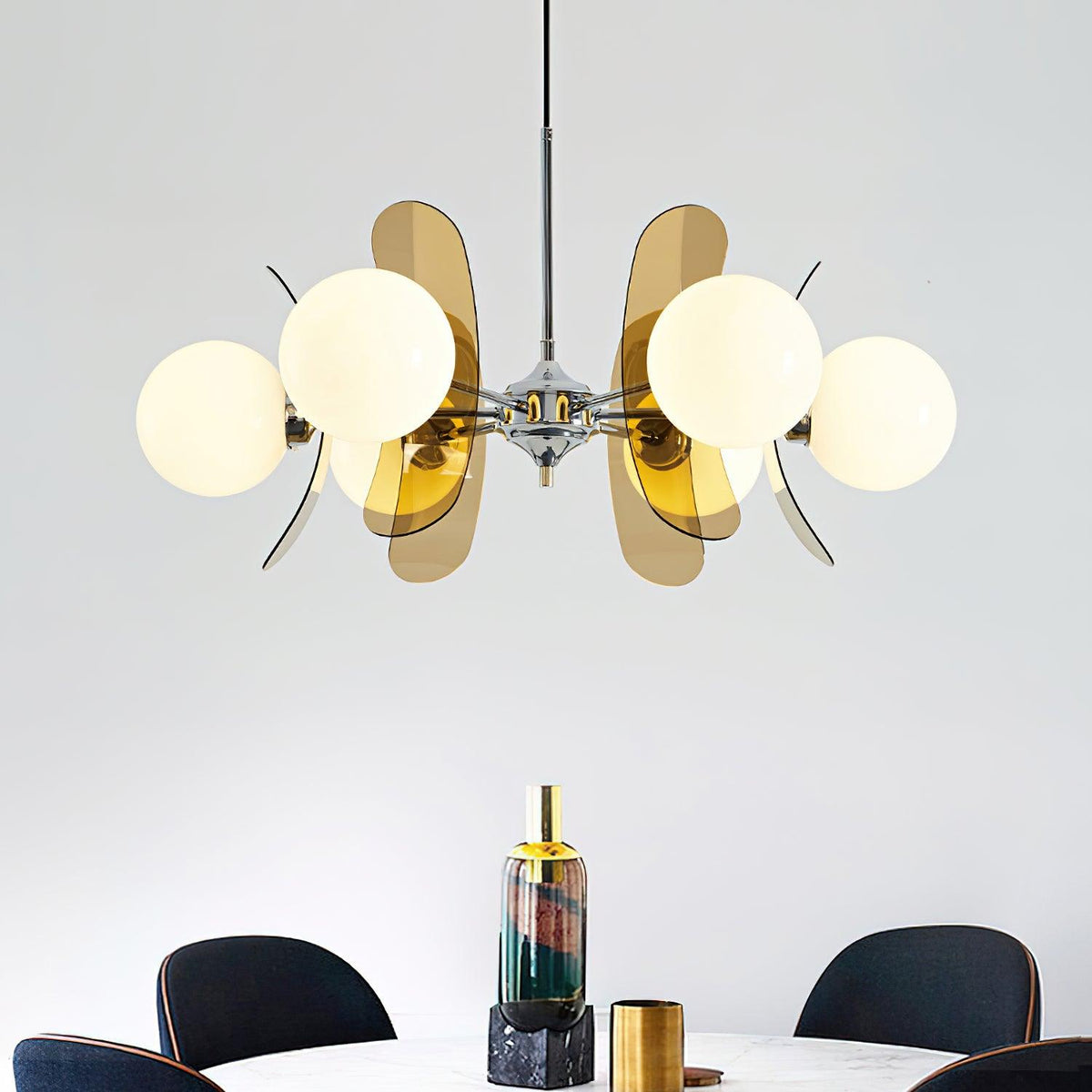 Elegantní fosforeskující lustr