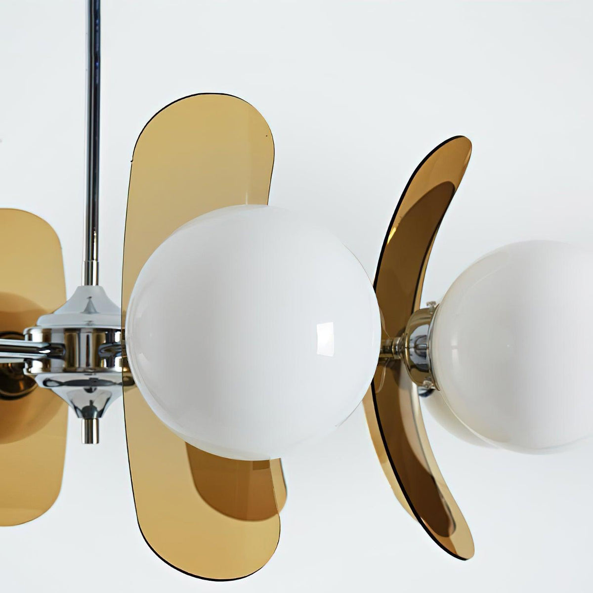 Elegantní fosforeskující lustr