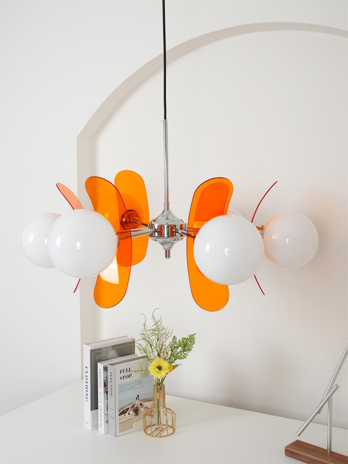 Elegantní fosforeskující lustr