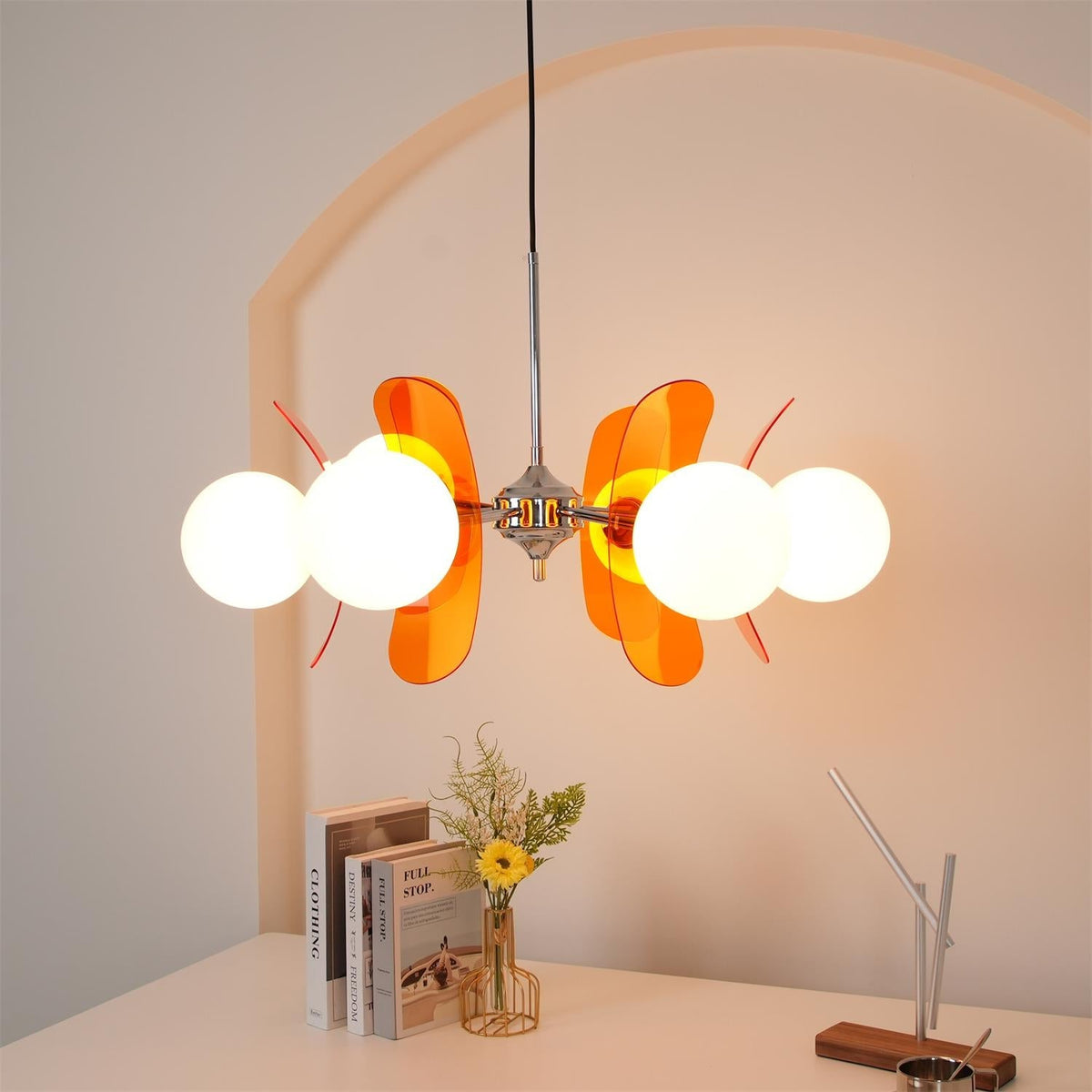 Elegantní fosforeskující lustr
