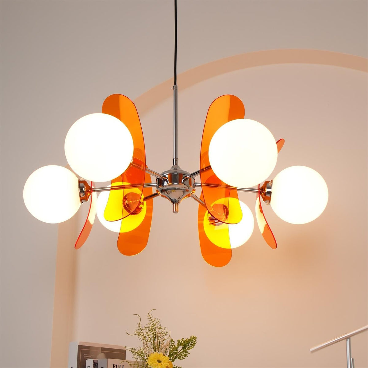Elegantní fosforeskující lustr
