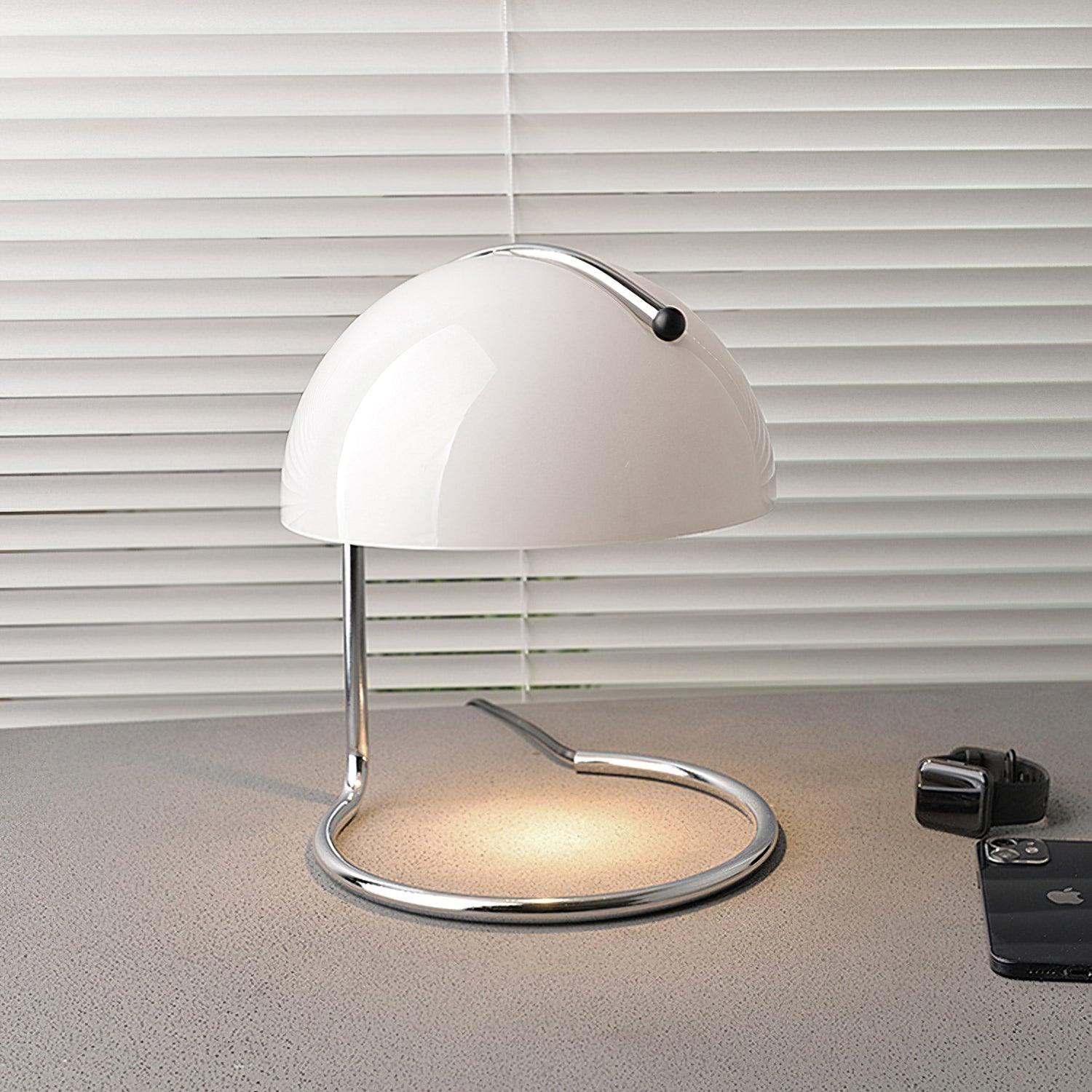 Nowoczesna lampa stołowa Pierre