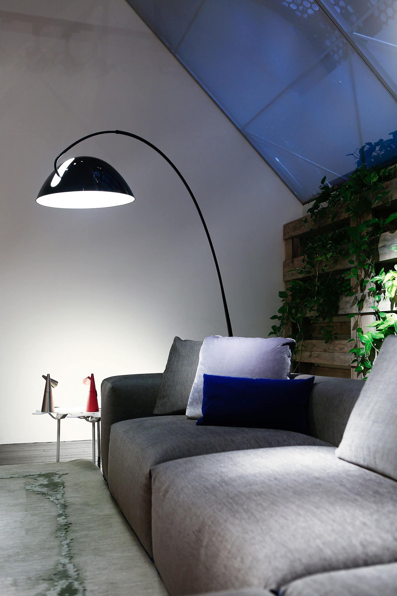 Verse Arc Floor Lamp — Swiveling Shade, Tapered Stem