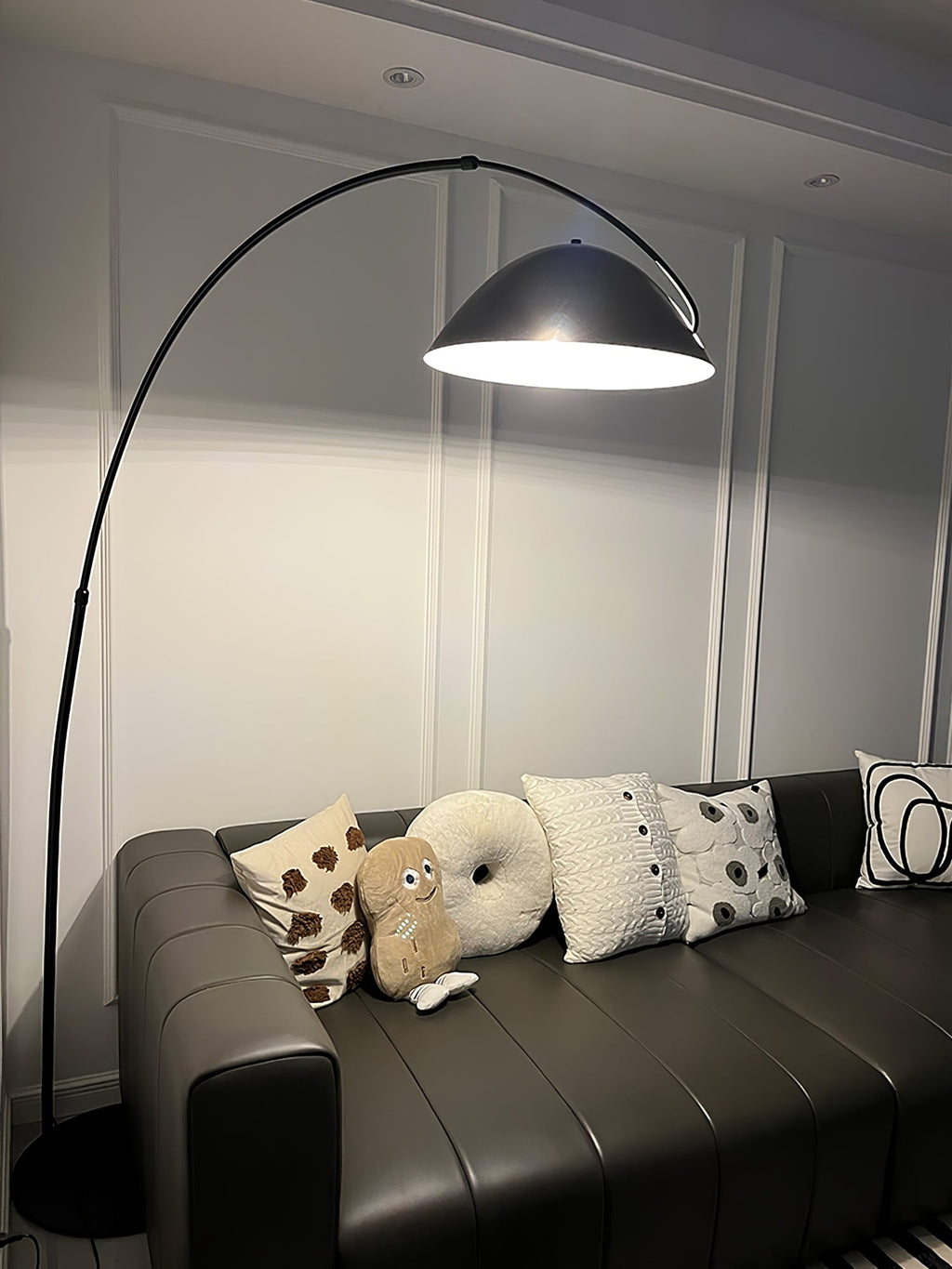 Verse Arc Floor Lamp — Swiveling Shade, Tapered Stem