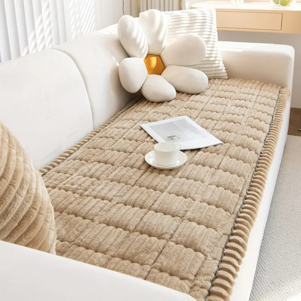 غطاء أريكة CozyNest مبطن بحواف مطوية للأرائك