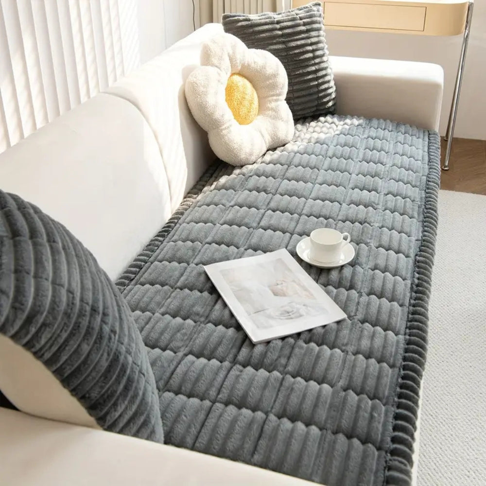 غطاء أريكة CozyNest مبطن بحواف مطوية للأرائك